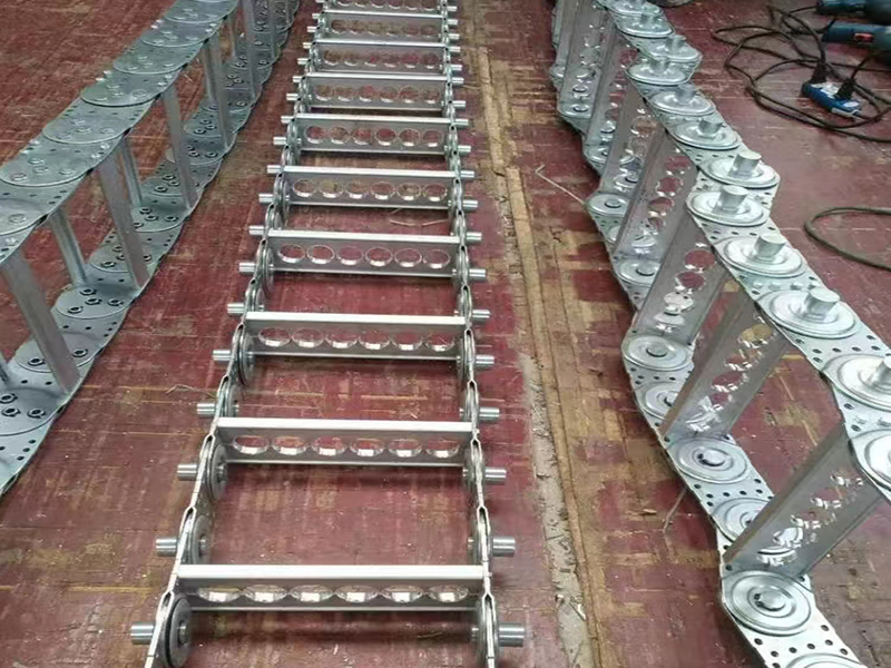 钢铝拖链