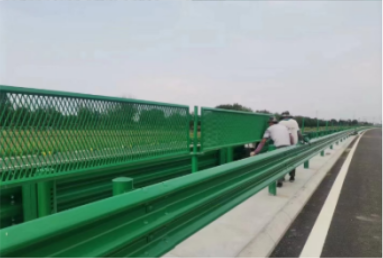 波形防撞护栏